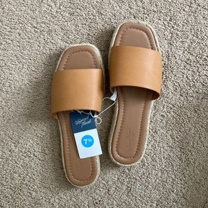 Universal Thread Maren Sandals